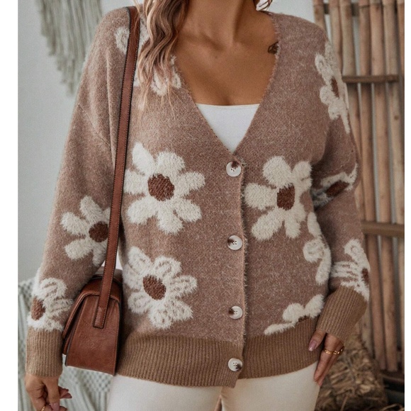 Plus Floral Print Fuzzy Button Down Cardigan